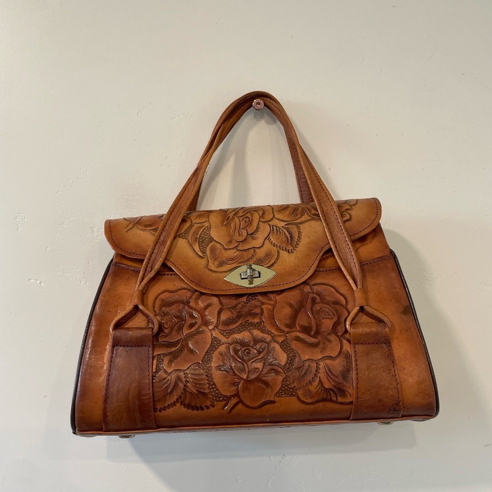 Sold - Picture 1 of 6